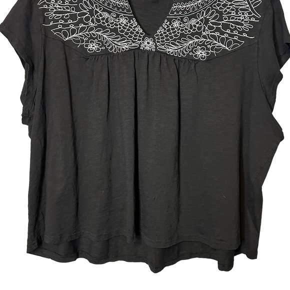 Suzanne Betro black white embroidered tee size‎ 4X - Picture 3 of 7